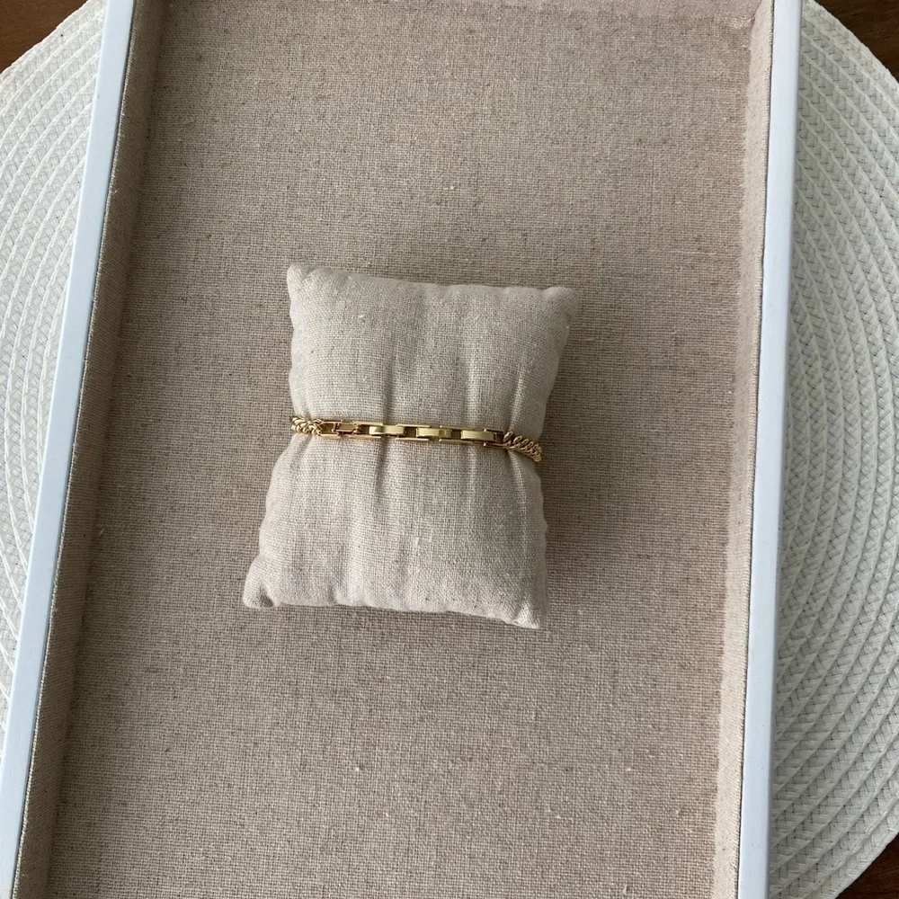 Stella & Dot XOXO Bracelet - Picture 5 of 6